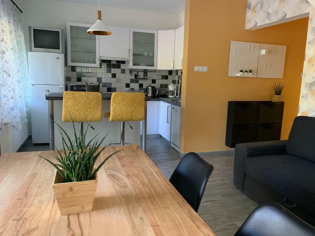 Csuka48 Apartman Szarvas Luaran gambar